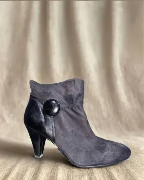 Training Ground Farm Life Women's Cinderella Ankle Boot In Black