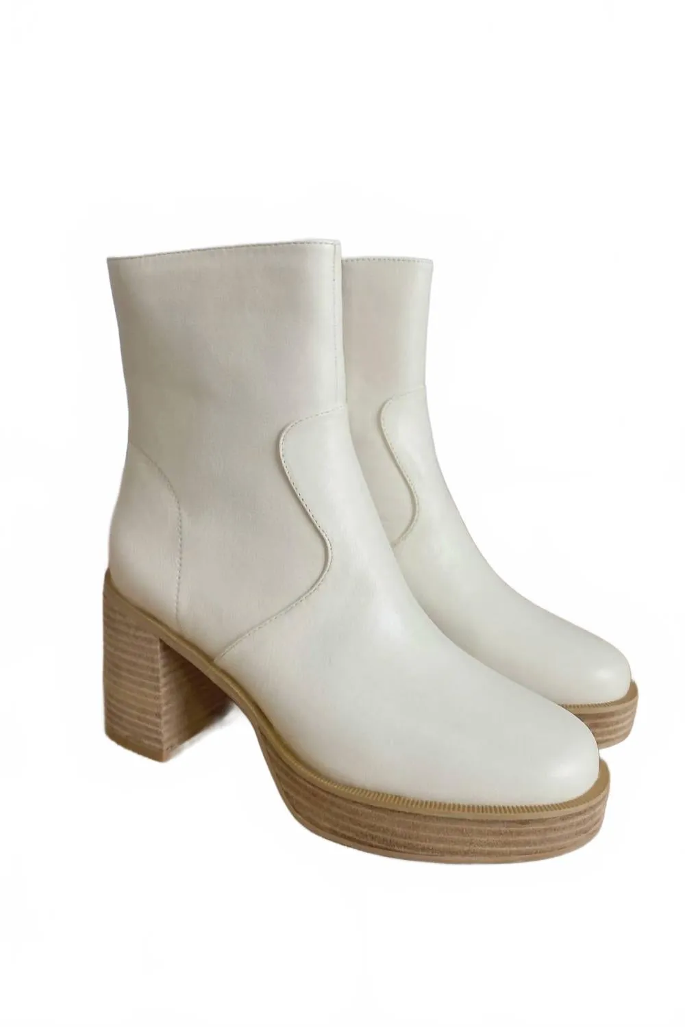 Stable Support Weather Resistant User Alexandra Boot In White