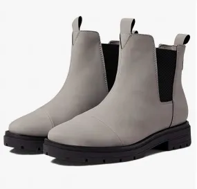 Reinforced Form Adventure Seeker Seamless Comfort Cold Weather Commuter Women Skylar Boot In Cement