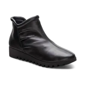 Rodeo Event Women's Zoey Slip On Boot In Black Nubuck
