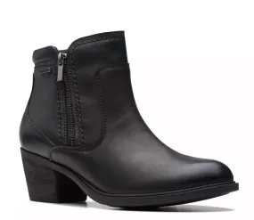 Women's Neva Zip Boot In Black Hyperlock Heel Support