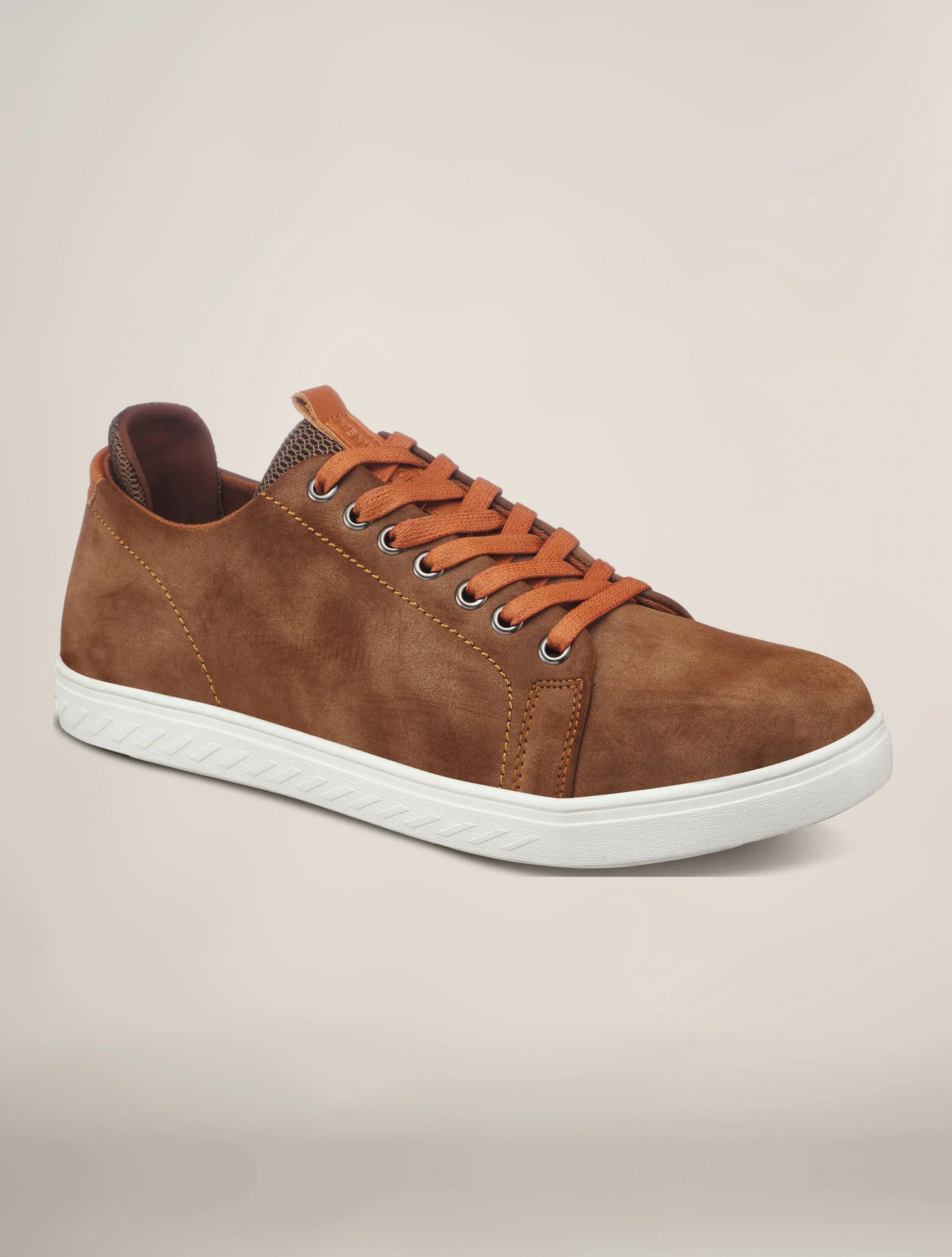 Men's Bulls Low Top Court Shoes Smart Sport Chic Vibe