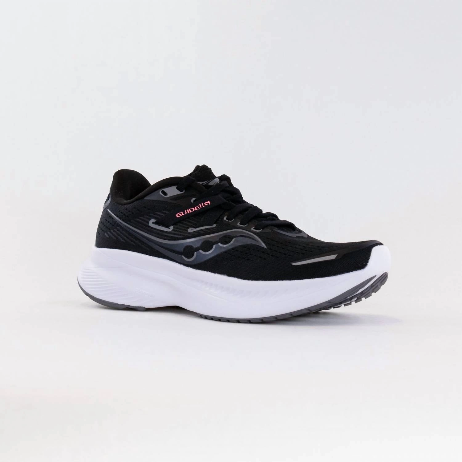 Women's Guide 16 Wide In Black/white early morning running