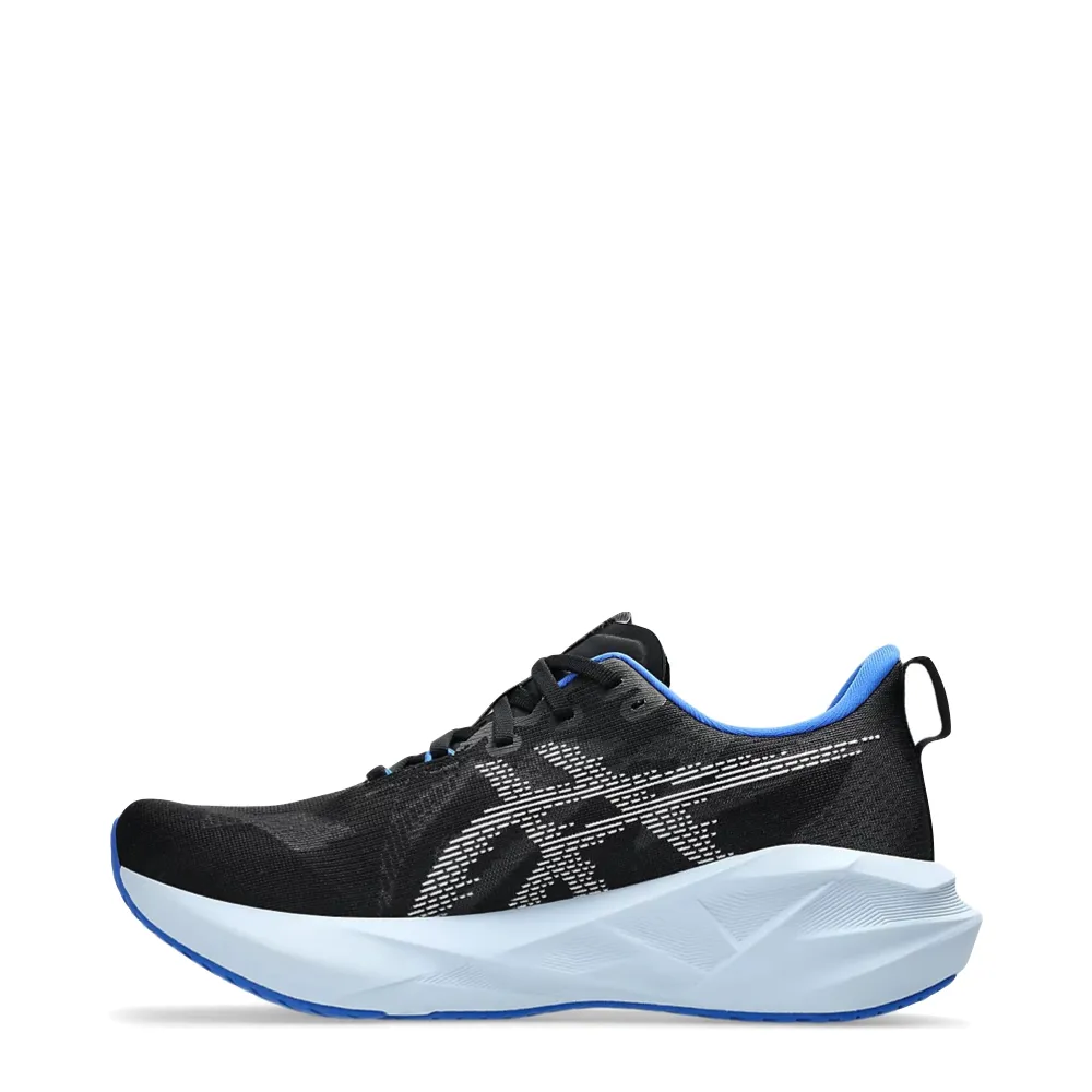 Light Steps Asics Men's Novablast 5 Sneaker in Black/White