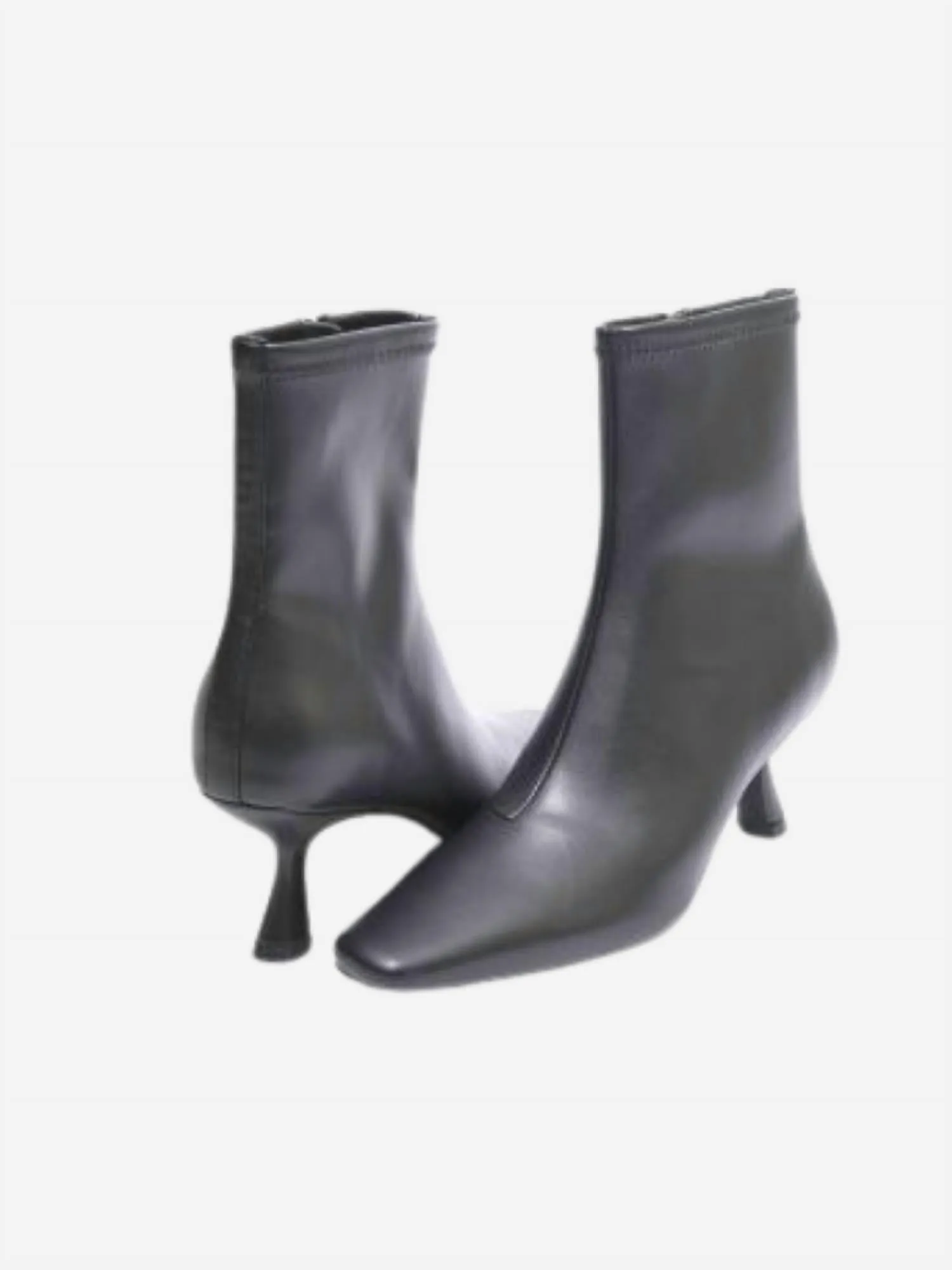 Women's Gabris Bootie In Black Extreme Grip Narrow Fit