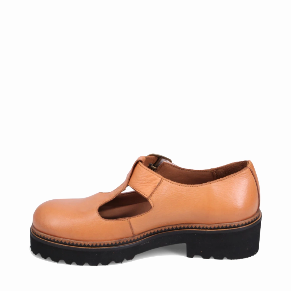 Bueno Women's Abigail T-Strap Leather Mary Jane in Tan Prestige Circle