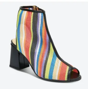 Winter Footwear anti static Women Kabre Boot In Multi