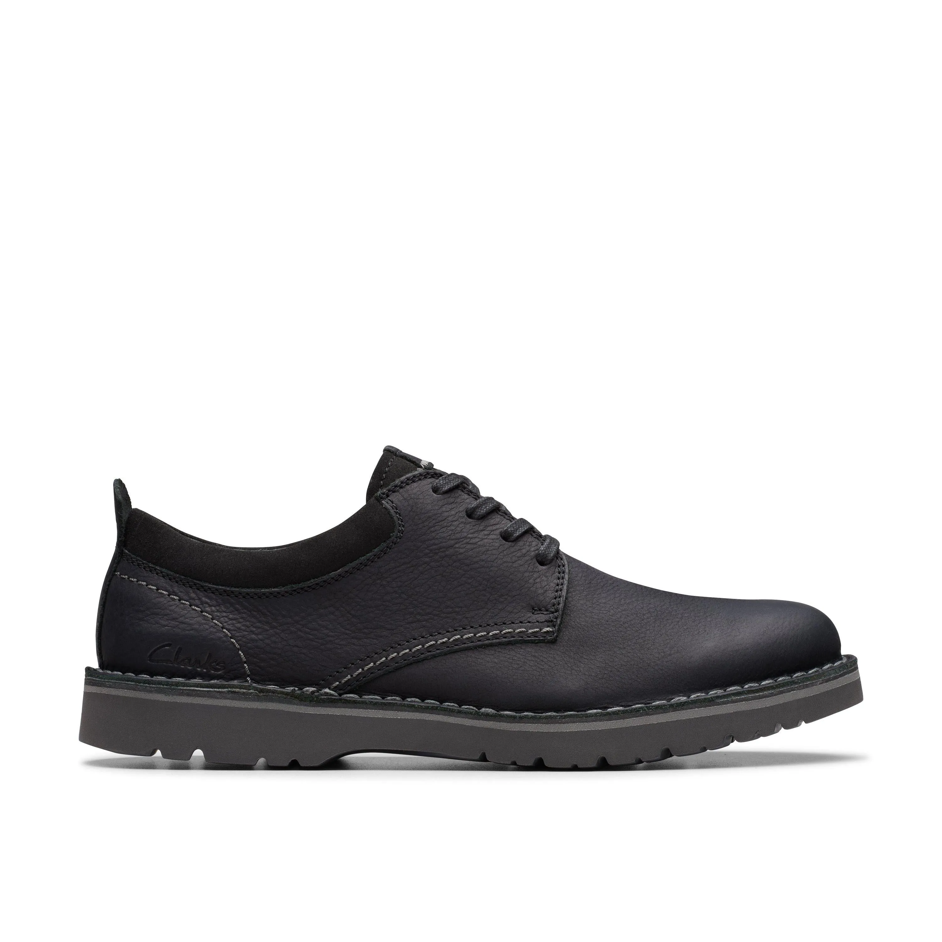 Clarks Eastridge Low in Black Leather Arch Lift Edge Look