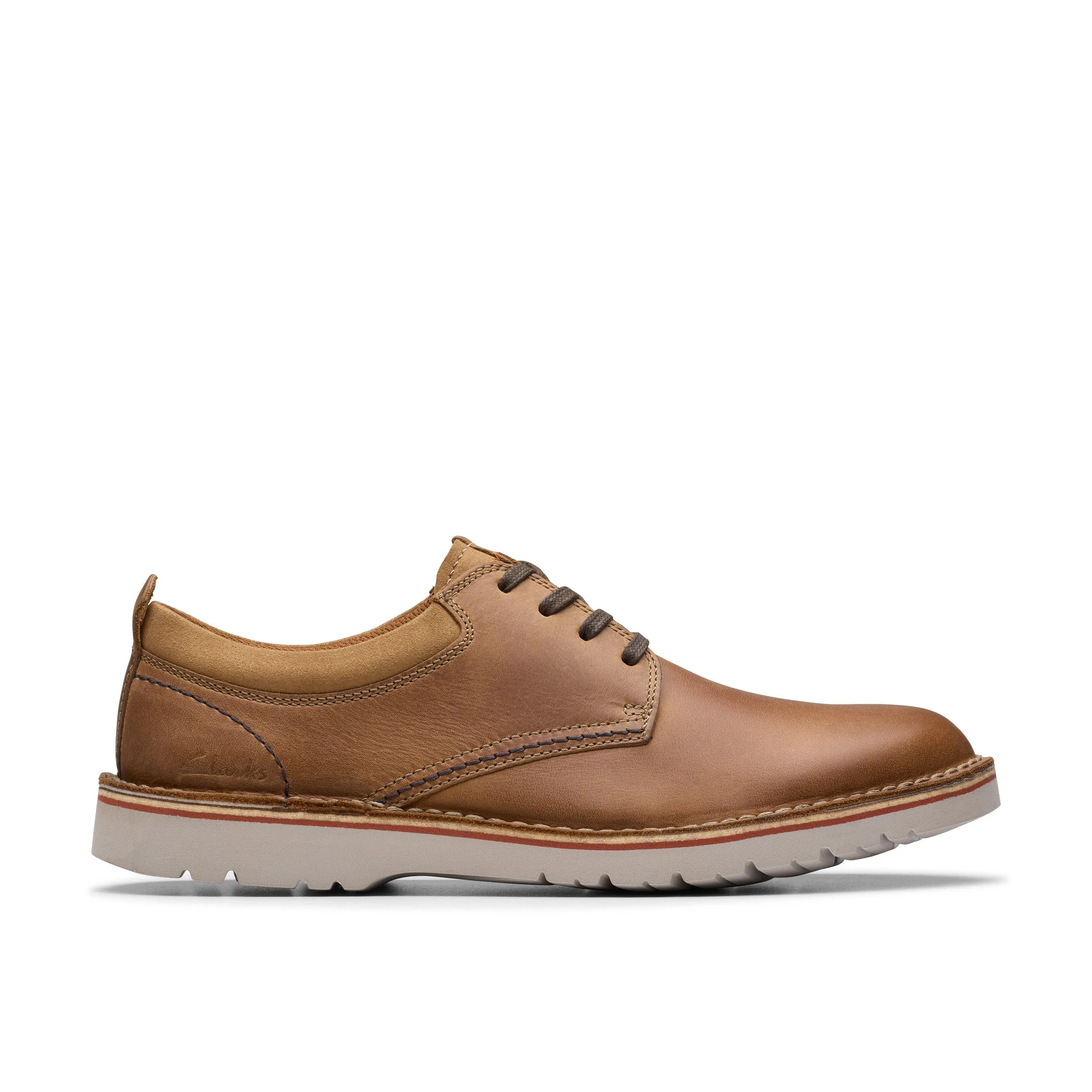 Clarks Eastridge Low in Brown Leather Versatile Outfit Relaxed Option