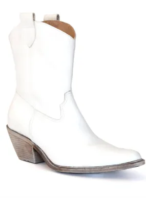 Street Walk Women's West 1 Leather Boots In White