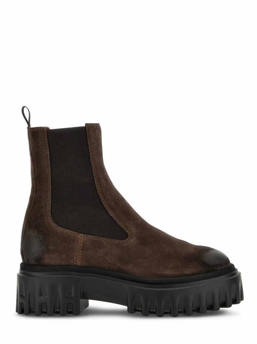 running in a duathlon Brown Leather Ankle Boots With Black Sole