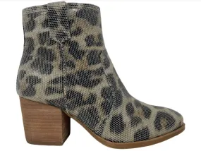 Women's Carlos Bootie In Taupe Modern Lines Soft Leather
