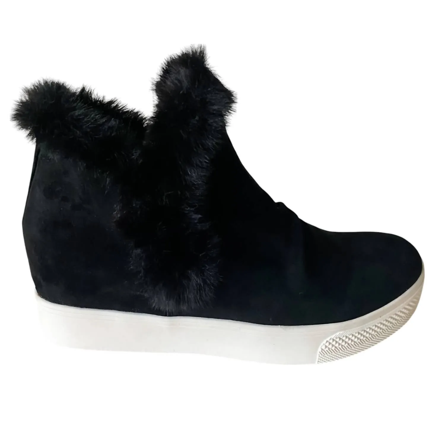 Women's Shantell Boot In Black Snowy Environment