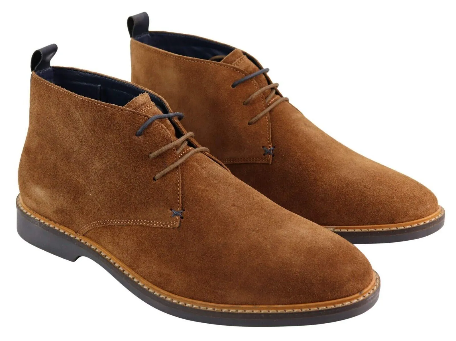 Mens Tan Suede Lace Up Chukka Boots Foot alignment