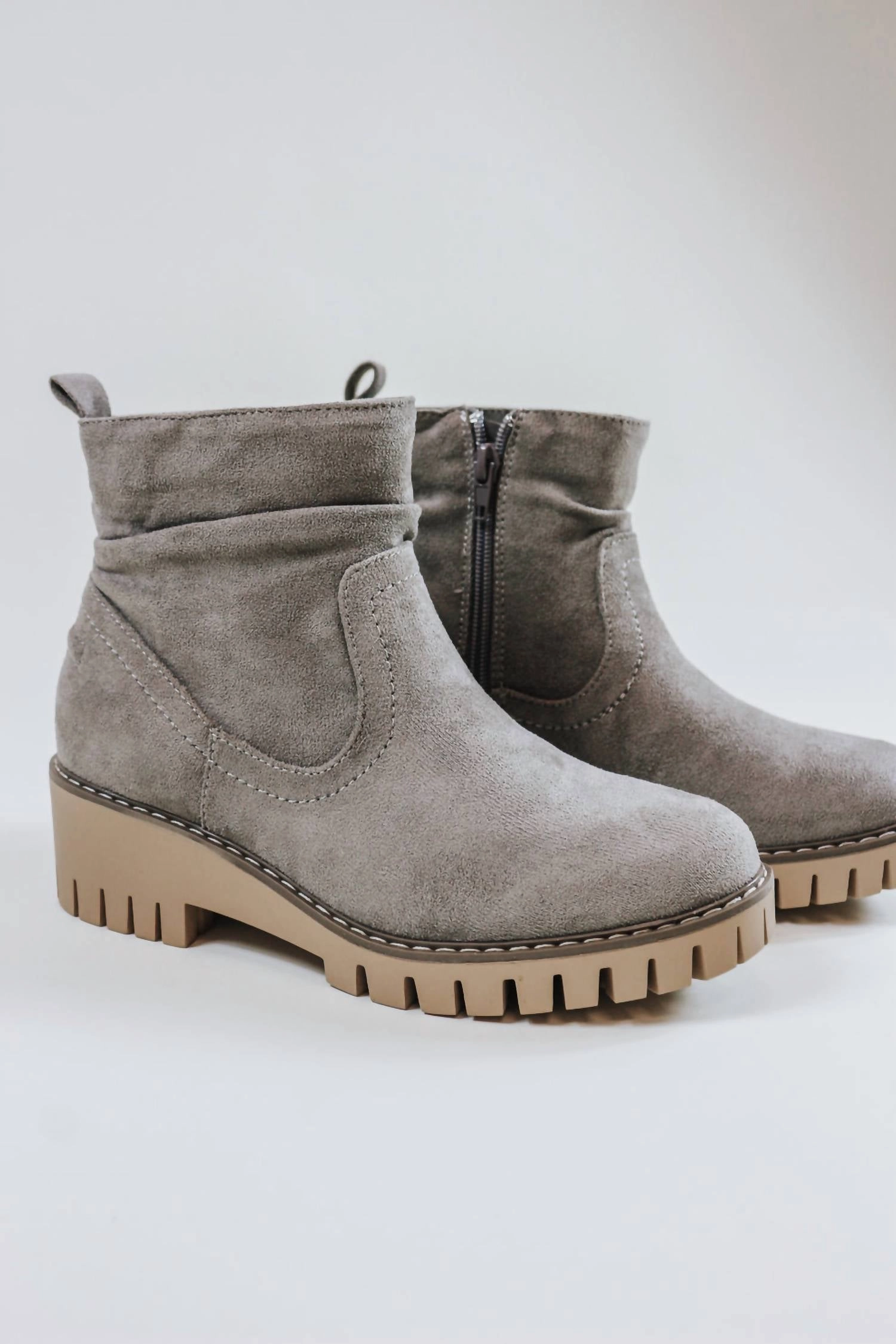 Shock Absorbing Rough Terrain Women's Dashing Boots In Gray