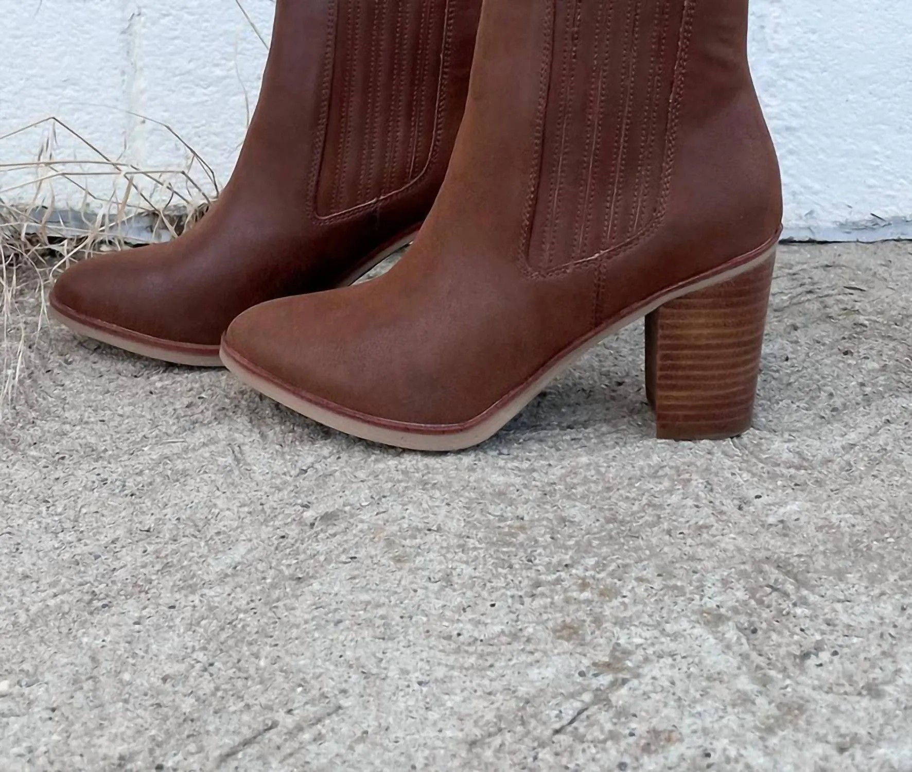 Women's Santos Bootie In Cognac Lace Up Design