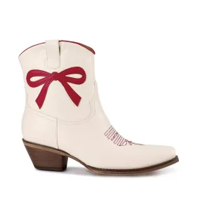 Thermal Barrier Mud Resistant Weekend Wanderer The Roseanne In White