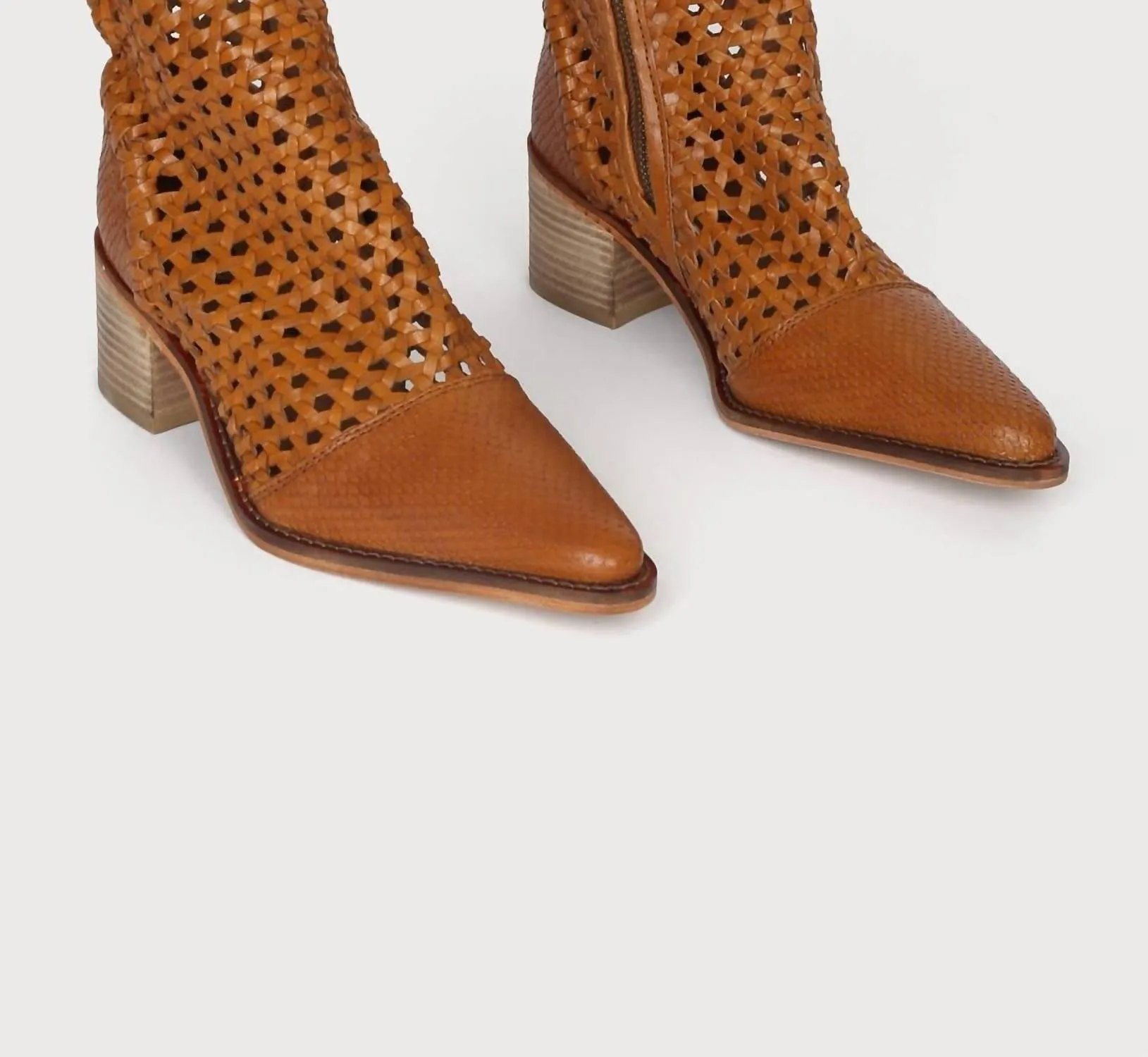 Contoured Footbed Outback Proof In The Loop Boot In Tan