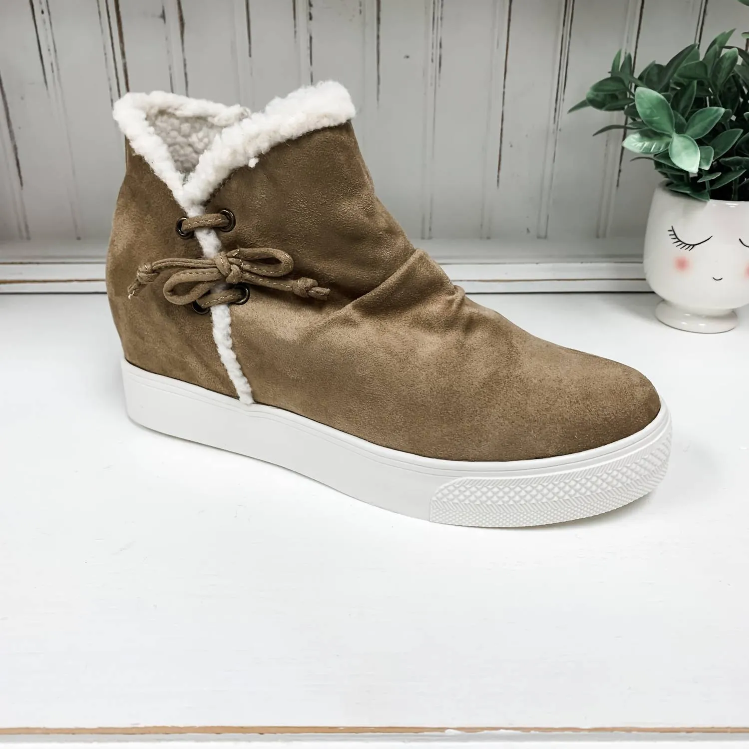 Jayden Women's Wedge Bootie In Taupe quick-drying