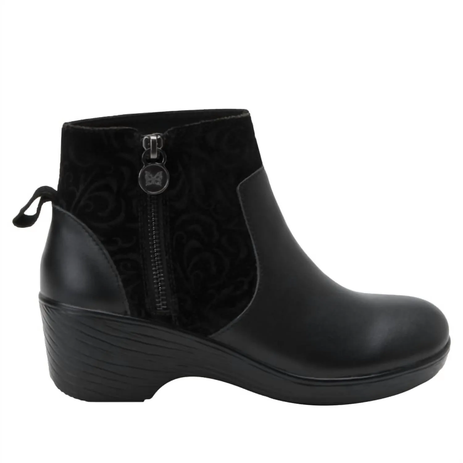 Smooth Form Women's Fashion Boots In Deluxe