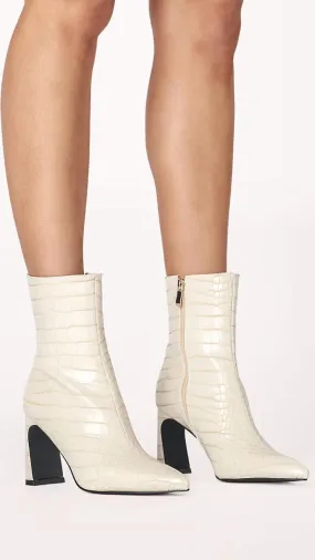 Long-Distance Walk Layori Ankle Boots In Ivory Croc