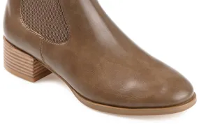 Padded Interior Urban Traveler Low Profile Silhouette Women's Tru Comfort Foam Chayse Bootie In Taupe