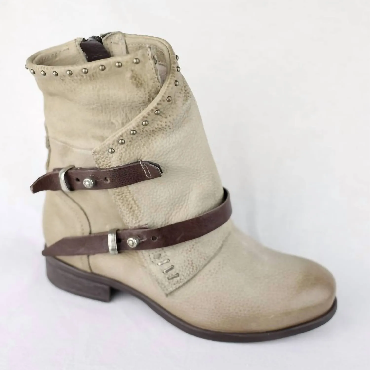 Adjustable Gusset Design Women Sambuca Bootie In Pebble