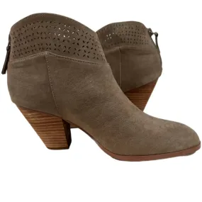 Women's Lazer Cut Topline Boho Chic Heeled Bootie In Taupe Functional Fit