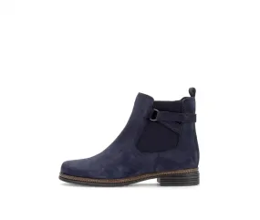 Breathable Weekend Wanderer Women's Nolene Ankle Boot In Navy Suede