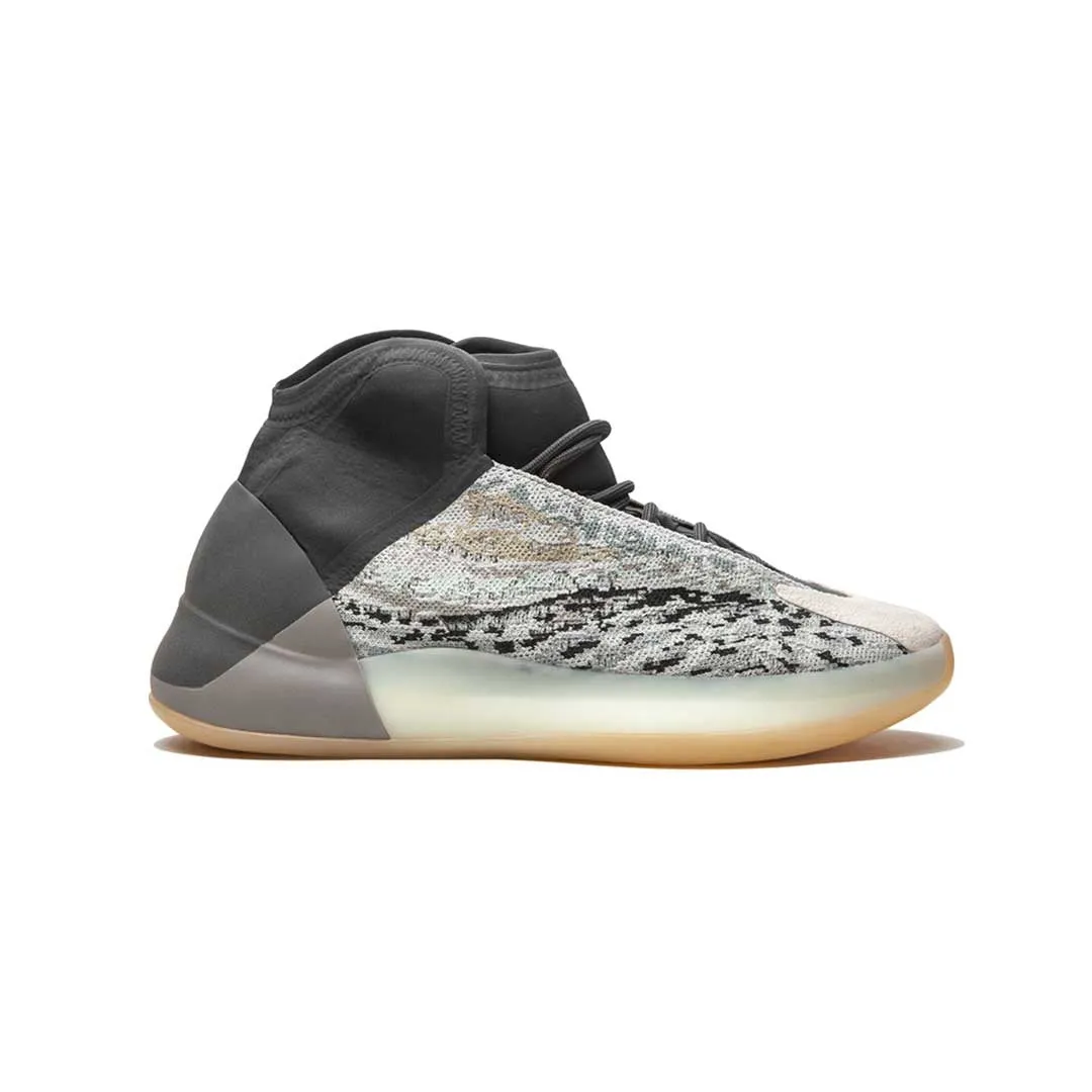 Grippy Outsole Asymmetric Lacing Designs adidas - Unisex Yeezy Quantum Basketball Shoes (GY7926)