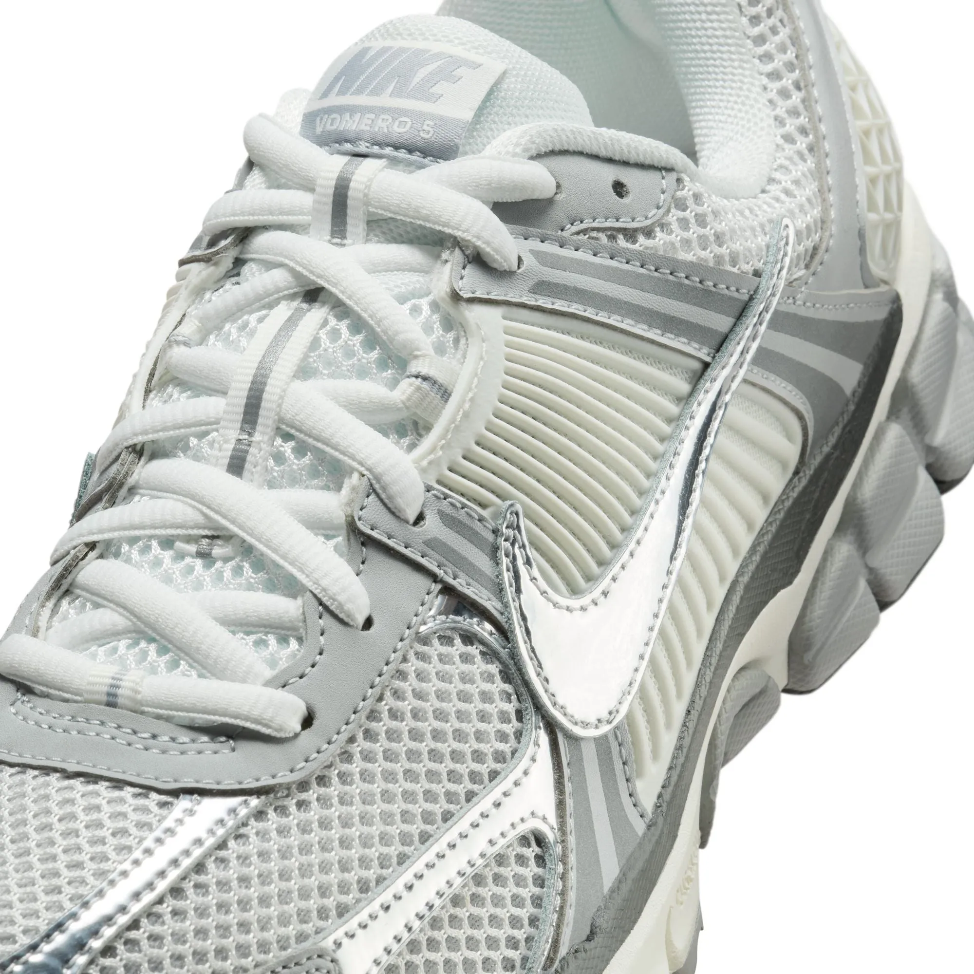 Nike Mens Zoom Vomero 5 Shoes Reinforced toe cap aluminum - reinforced shoes