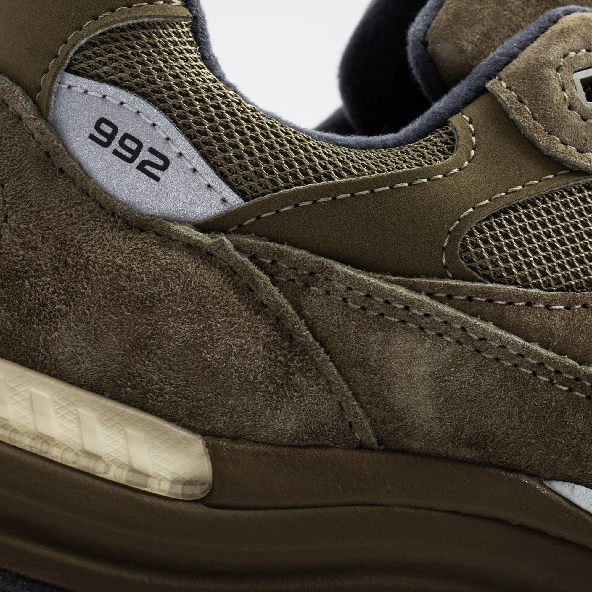 New Balance Mens Made in USA 992 Shoes Sophisticated piece cushioning system