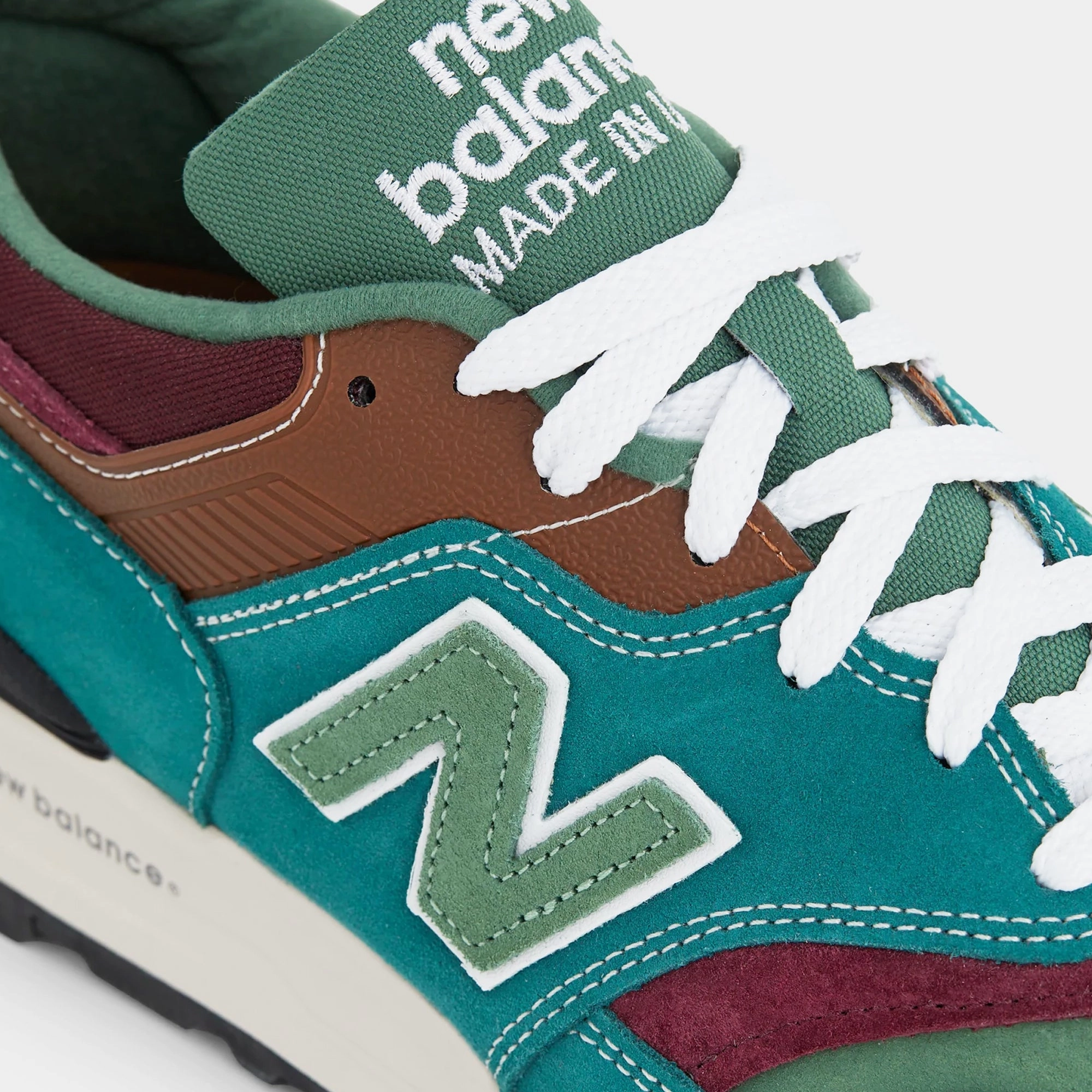 New Balance Mens Made in USA 997 Shoes Core Design Ankle Stabilization