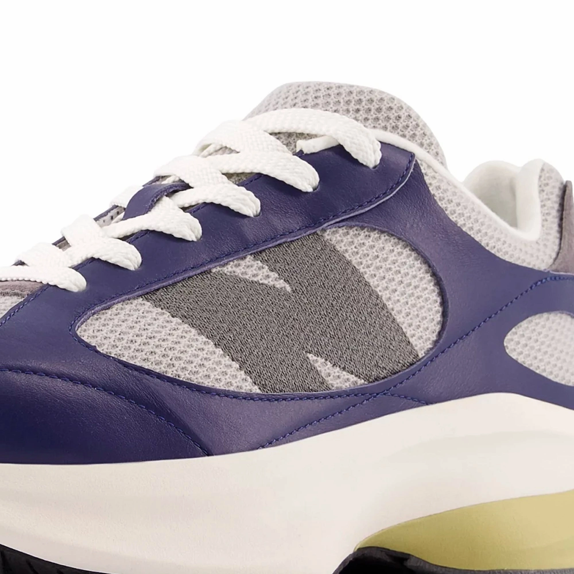 Flexible sole construction Multi Density Foam New Balance Mens WRPD Runner Shoes