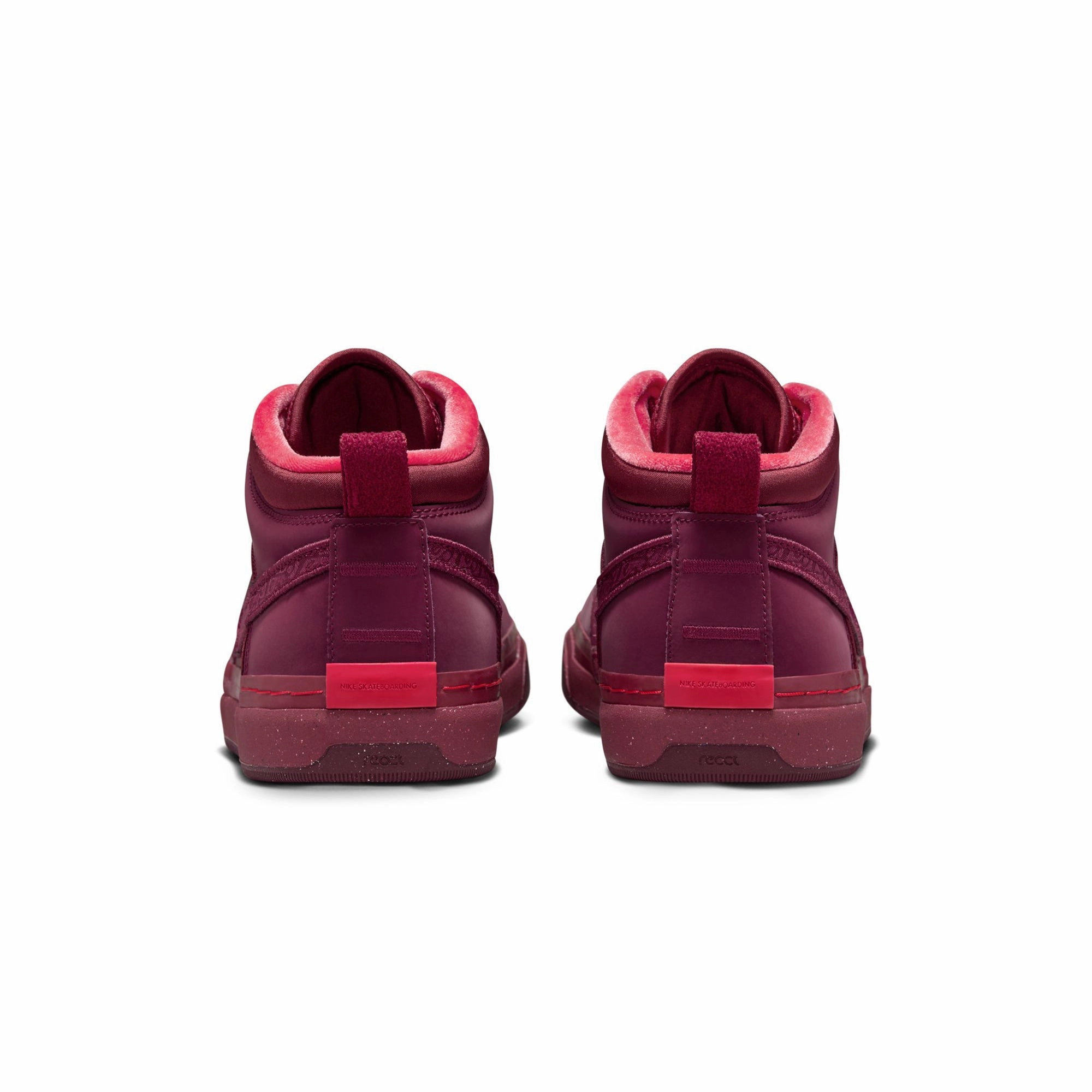 Nike SB Mens React Leo PRM Shoes running in gyms