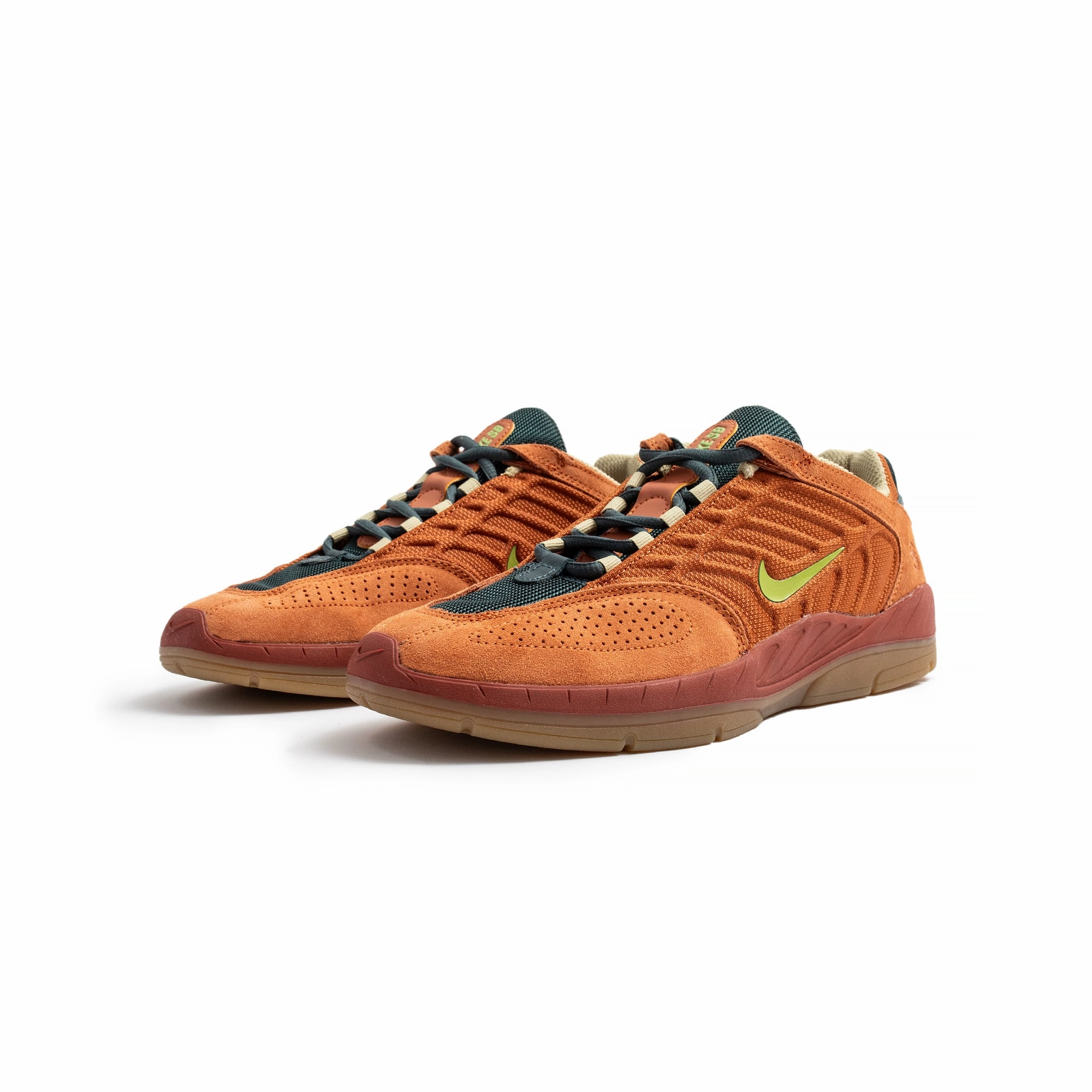 Nike SB Mens Vertebrae Shoes running in mud shoes