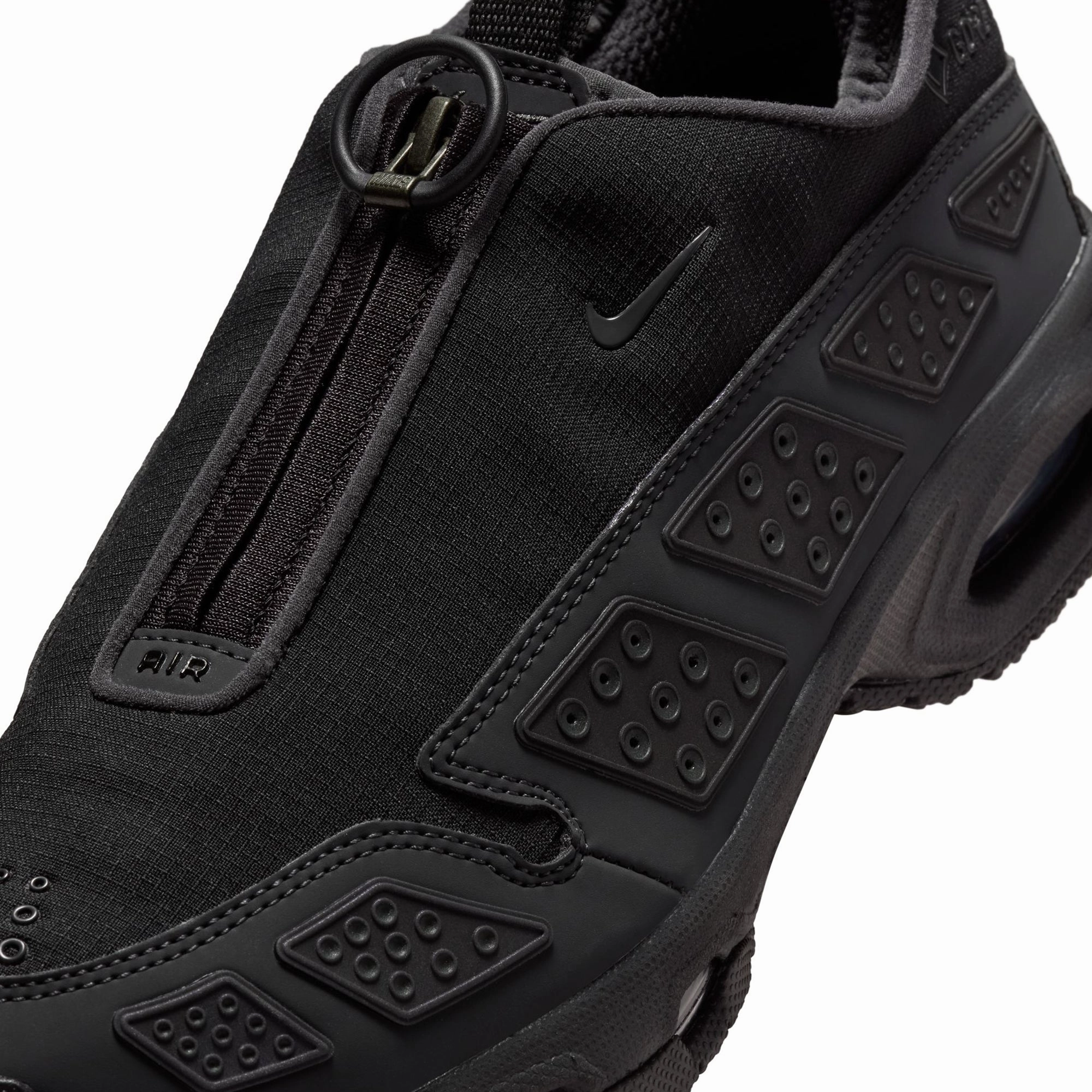 Versatile Performance. Contoured Insole Design Nike Womens Air Max Sunder GTX Shoes