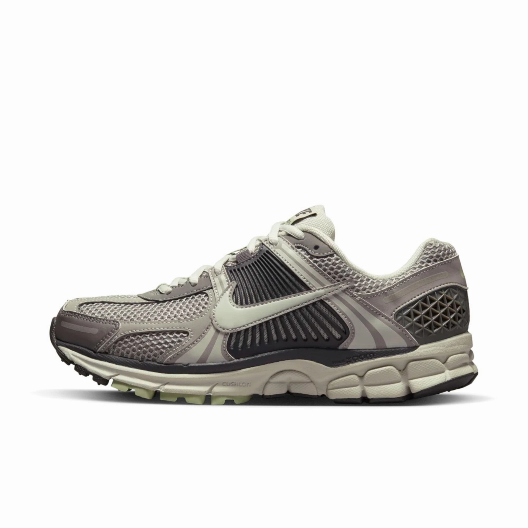 Nike Zoom Vomero 5 Cobblestone/Light Bone  FB8825-001 Women's True to size