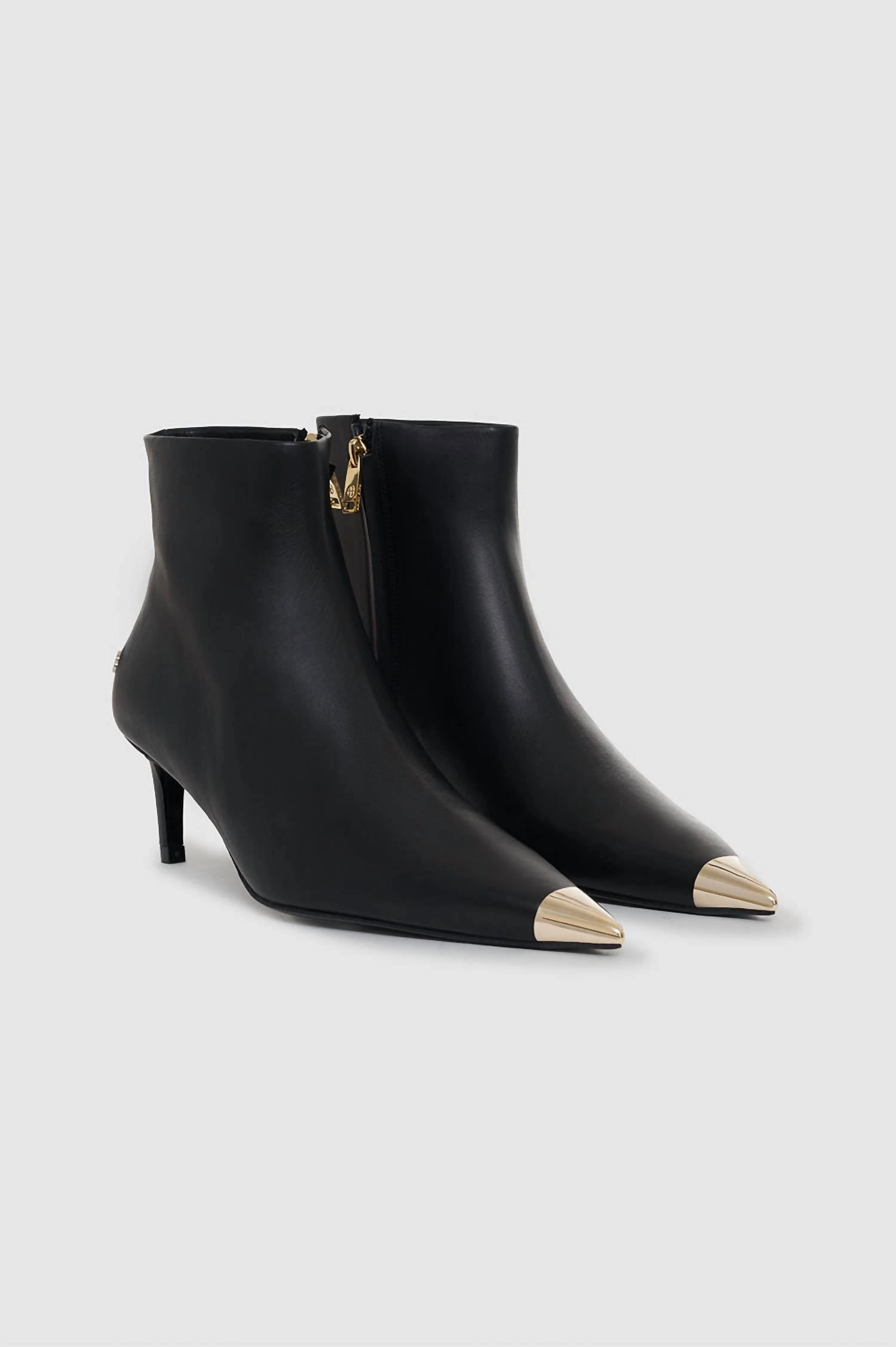 Nina Boots With Metal Toe Cap In Black Transitional Look