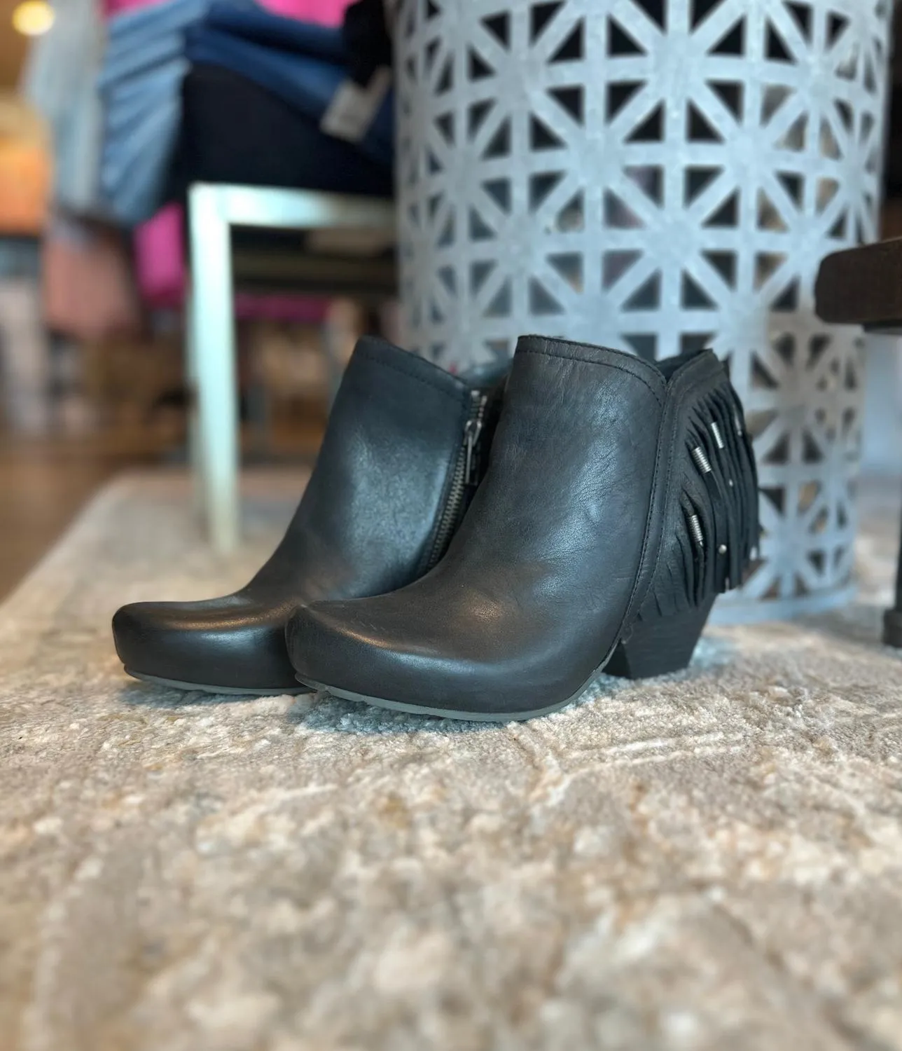 Insulated Rainy Day Commuter Warm and Cozy Women's Folkloric Boots In Black