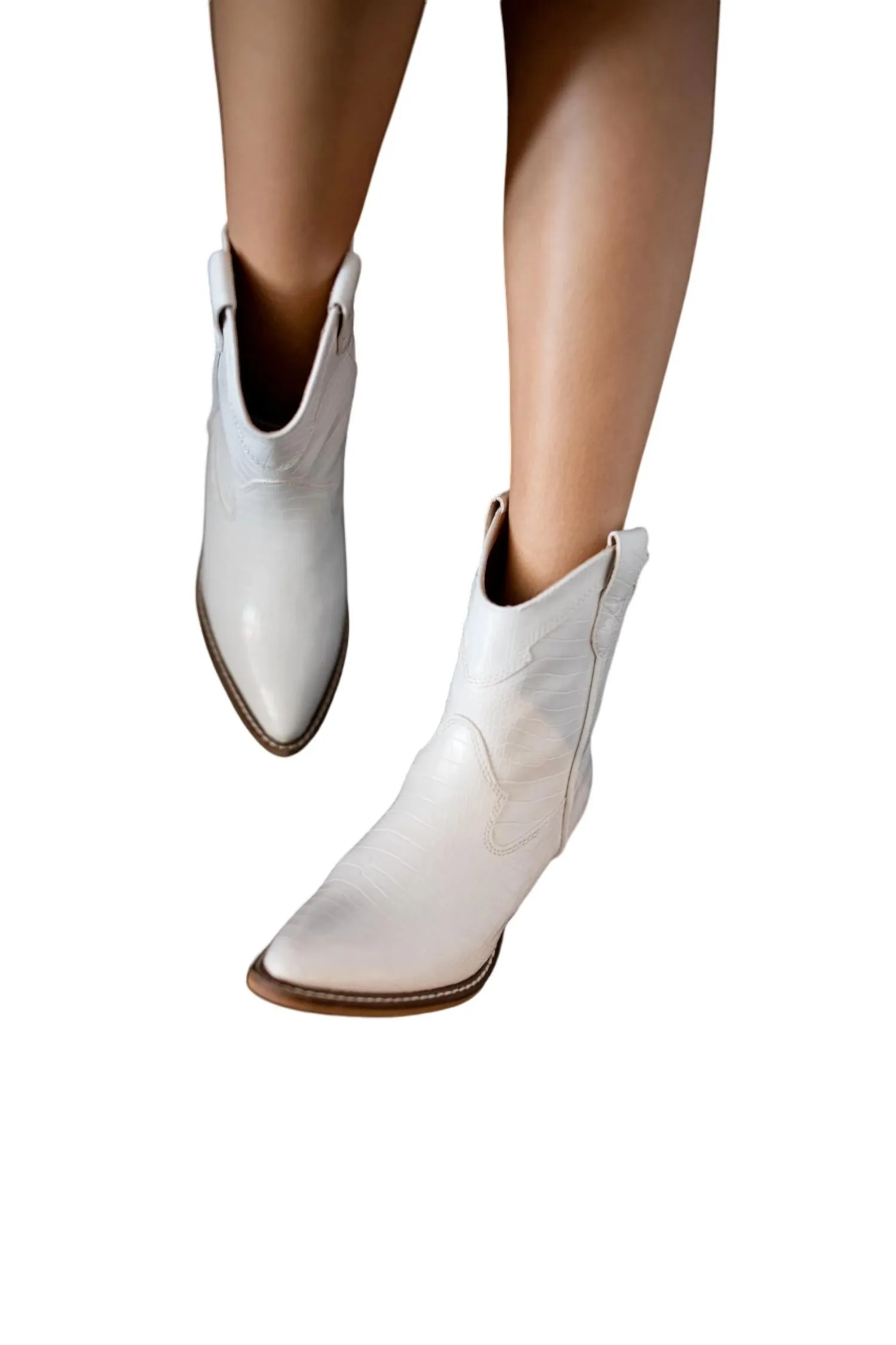 Dulcie Boot In White Comfort Lining Mountain Climber Everyday Protection