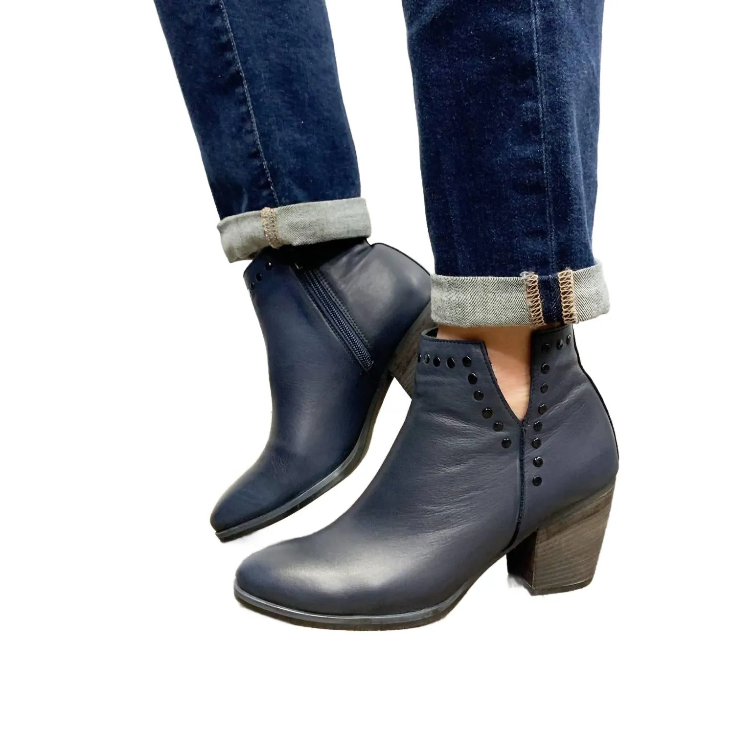 Mud Ground Leather Women's Keyah Ankle Boot In Navy