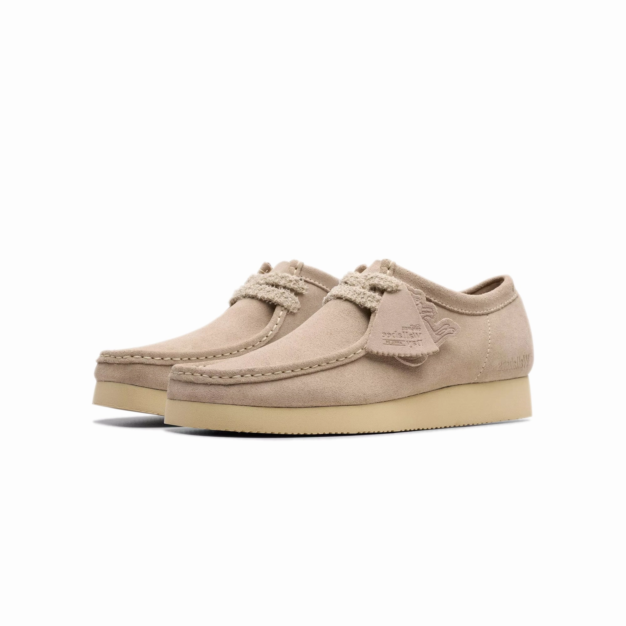 Sturdy Support Cushioned Footbed Clarks Mens Wallabee Day Pack Shoes