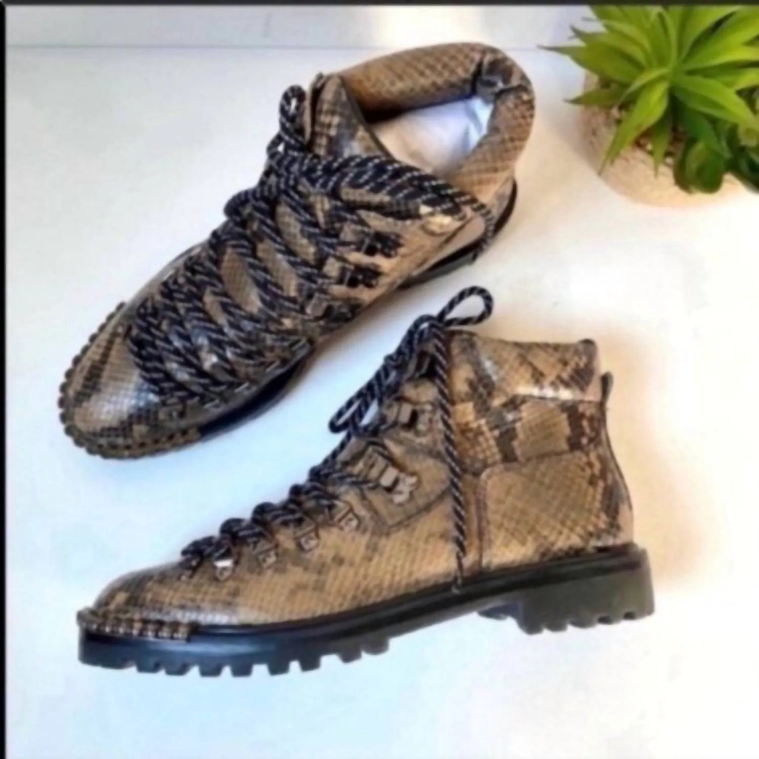 Family Fit Non Slip Tread Pattern Ariabelle Lug Sole Booties In Brown/black