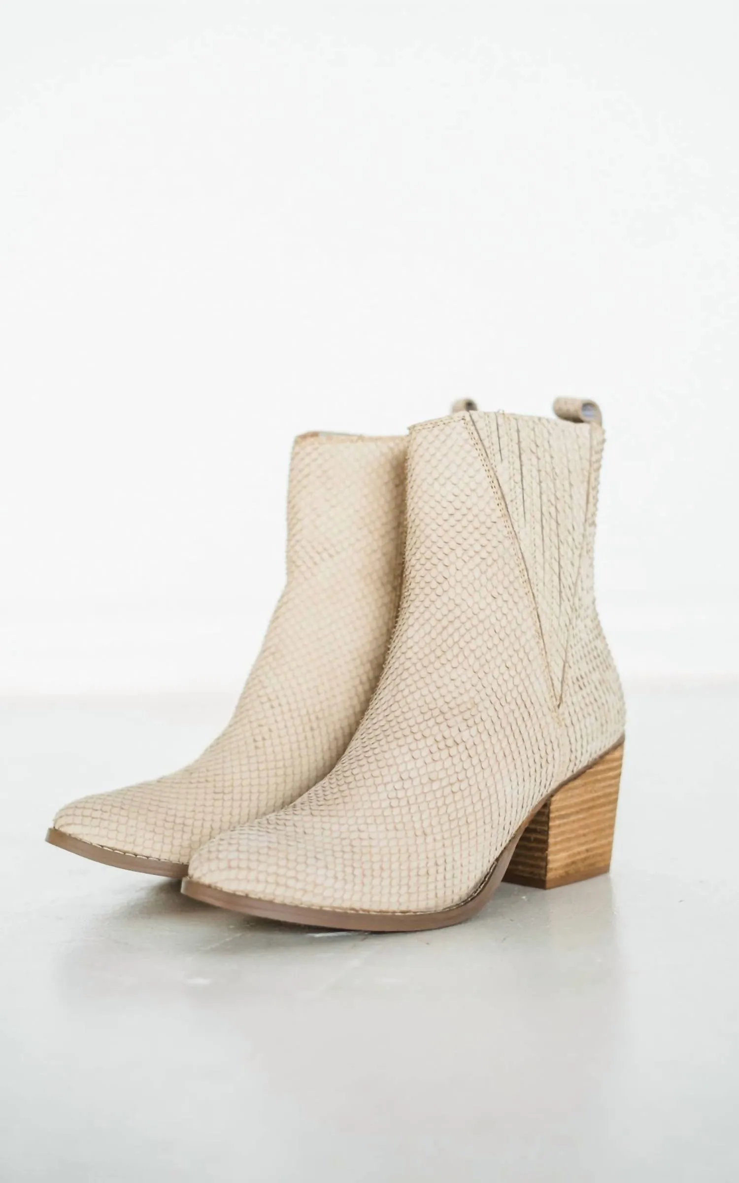 Versatile Style Active Lifestyle Women's Lizard Bootie In Cream