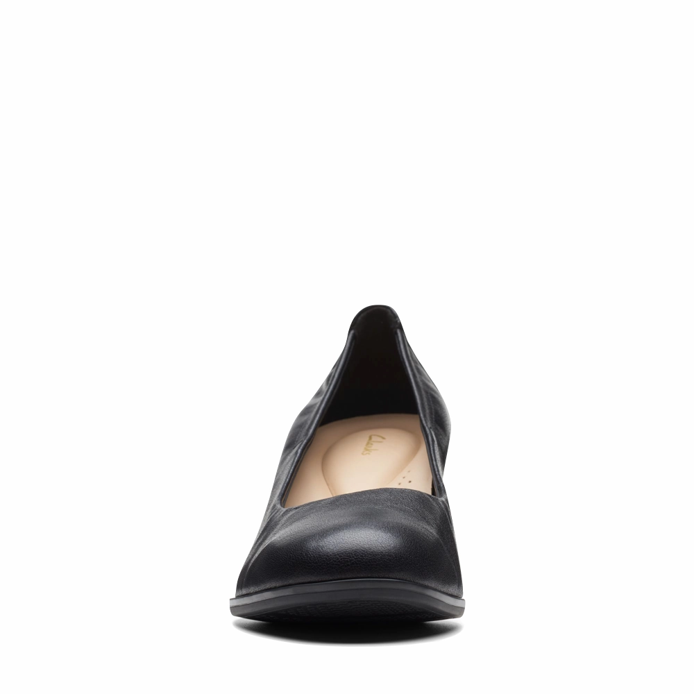 Lounge Fit Clarks Women's Loken Step Leather Heeled Pump in Black
