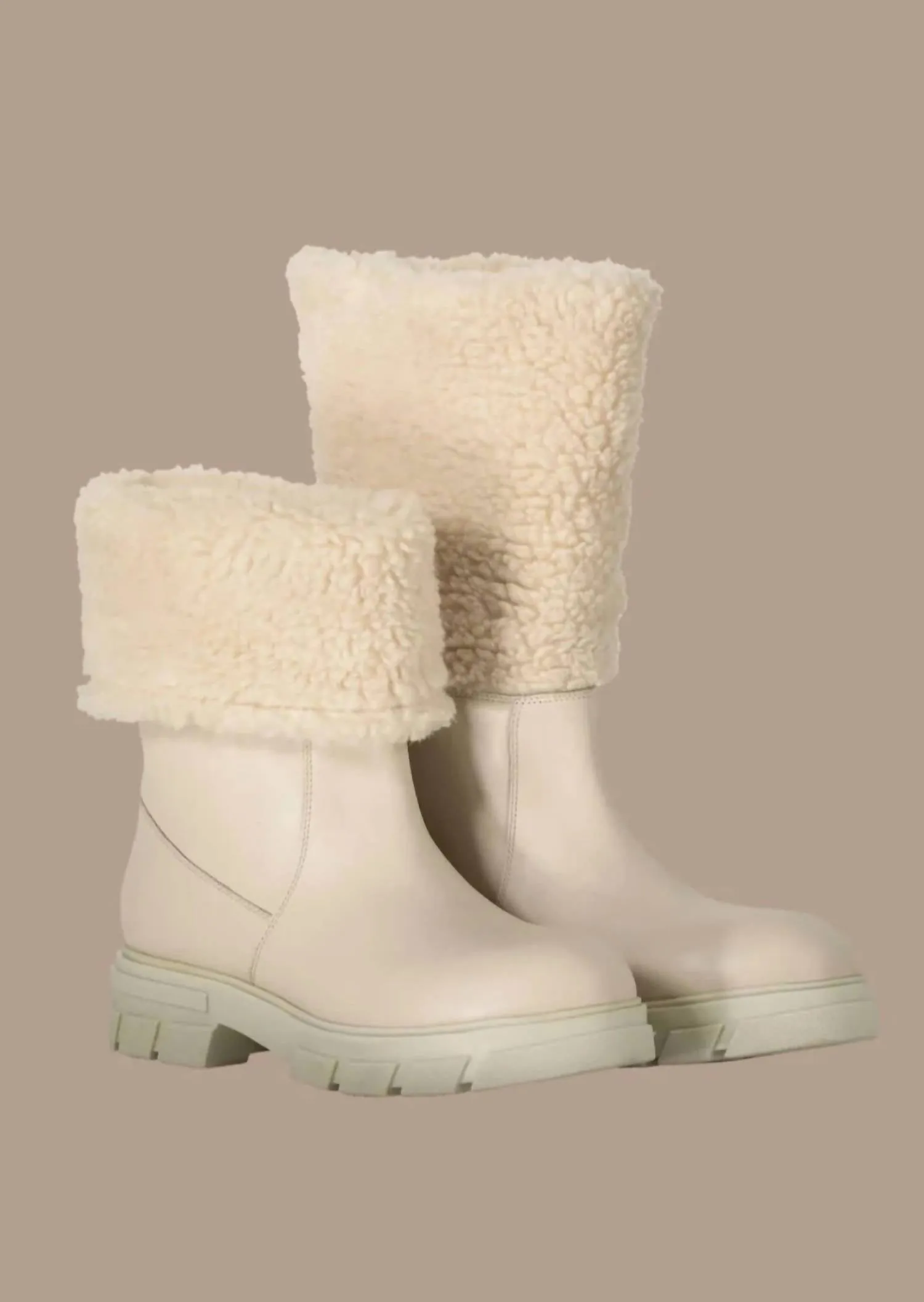 Teddy Boots In Ivory Padded Interior Outdoor Explorer