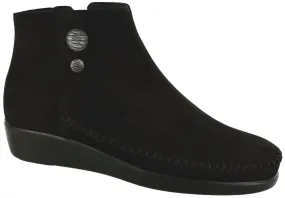 Wome's Jade Ankle Boot In Onyx Elevated Comfort
