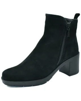 The Flexx Stand Up Suede Bootie Padded Interior Outdoor Explorer