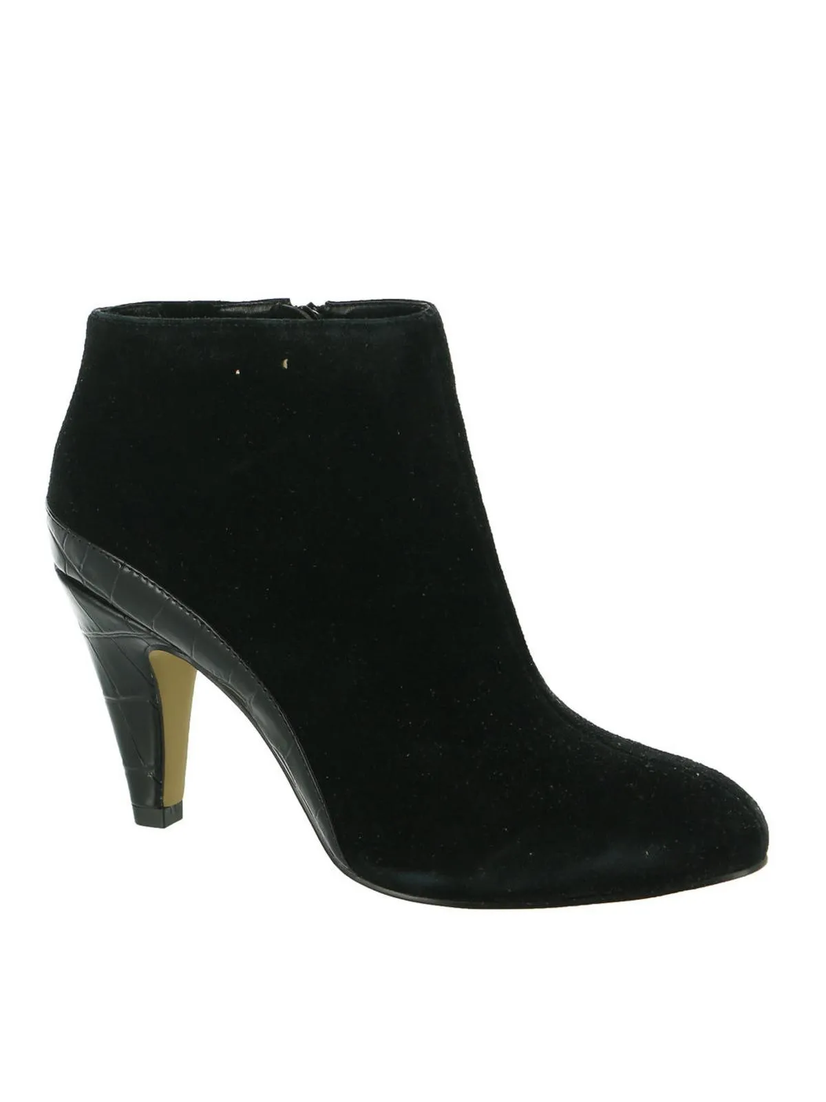 Flexible Frame Weekend Wanderer Ankle Lock Brennan Womens Leather Embossed Ankle Boots